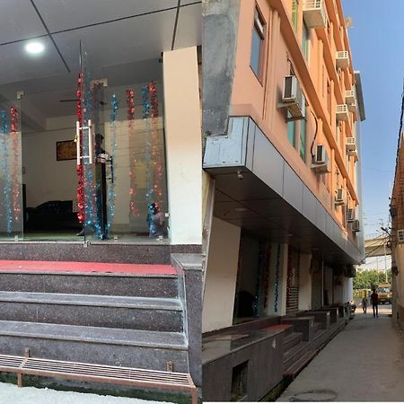 Hotel Noida Continental At Noida City Center Exterior foto