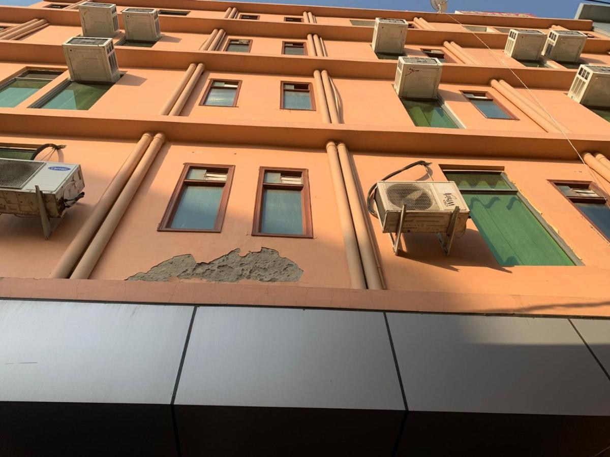 Hotel Noida Continental At Noida City Center Exterior foto