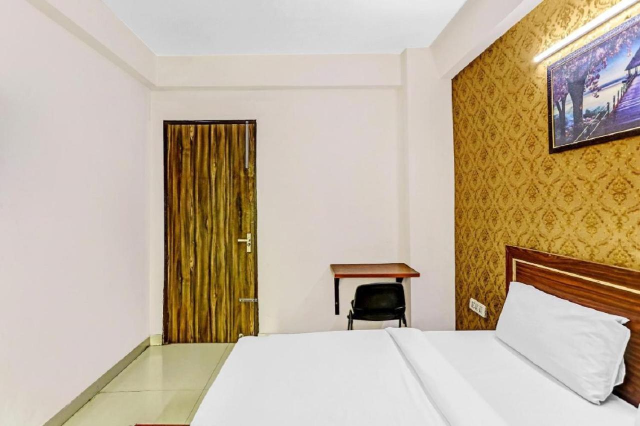 Hotel Noida Continental At Noida City Center Exterior foto